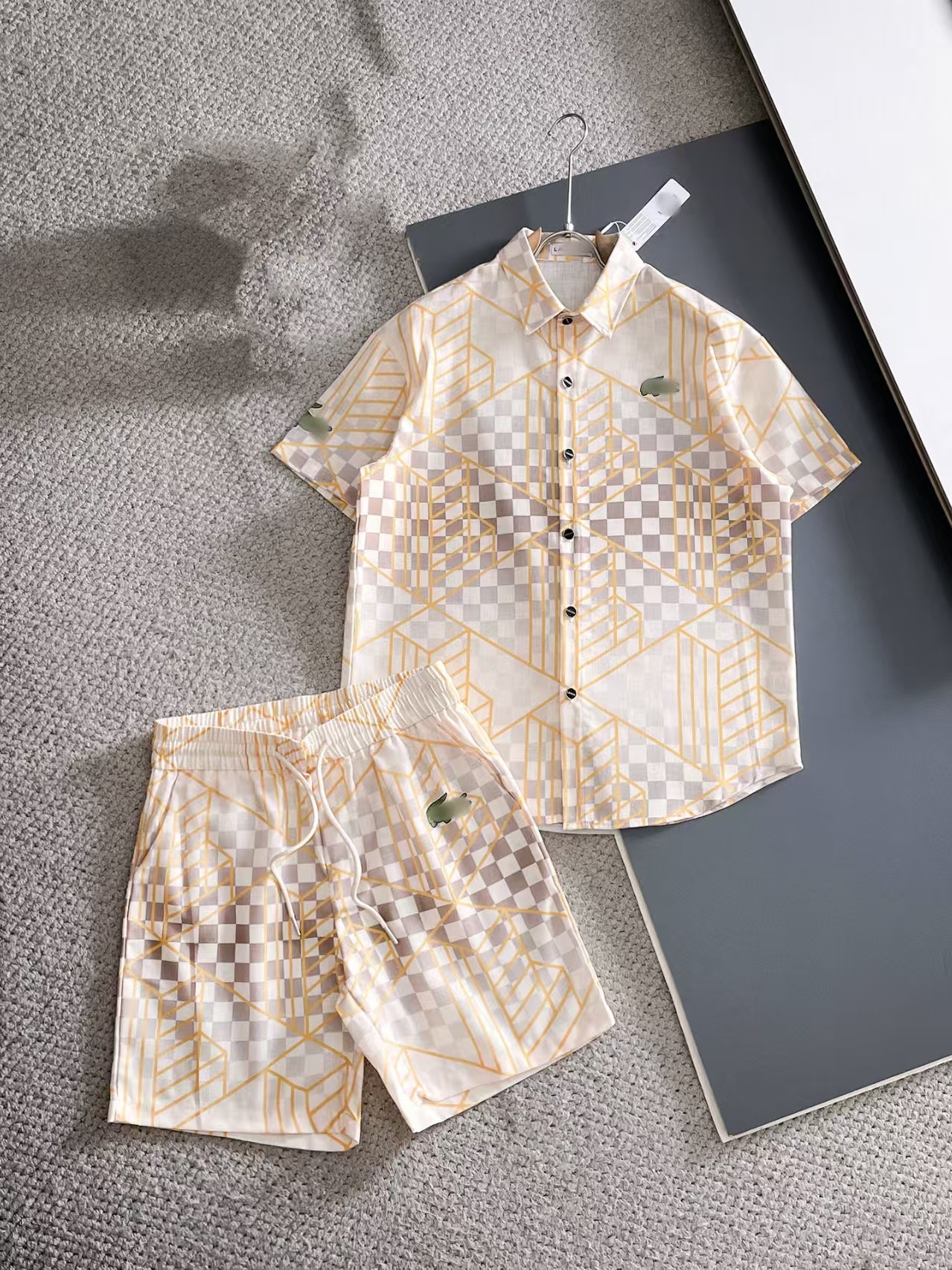 Ensemble Chemise & Short Homme - Motif Géométrique Moderne
