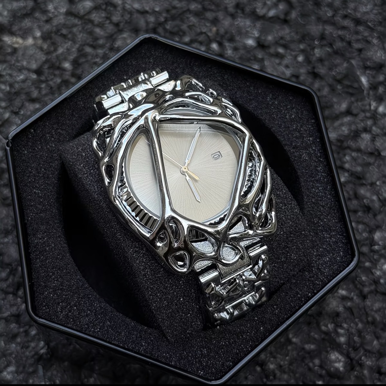 Montre homme design squelette gothique cadran irrégulier style luxe street