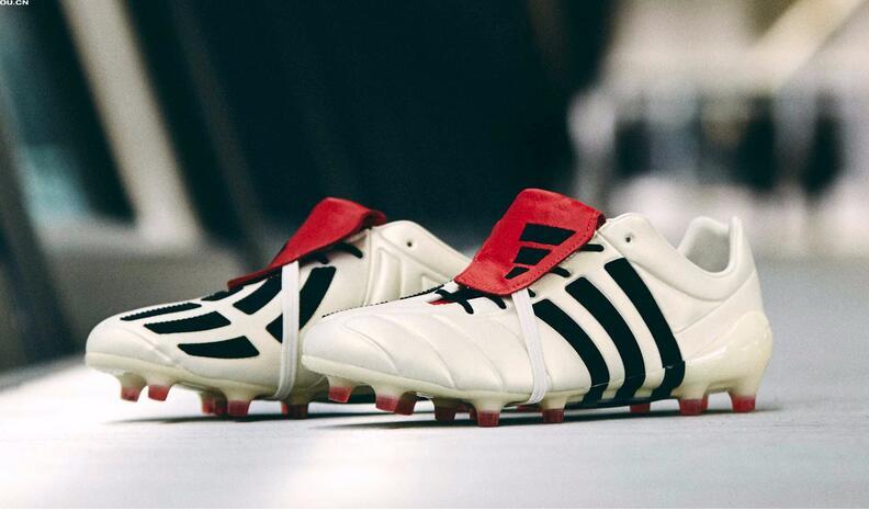 Bottines Adidas Predator Mania Champagne FG